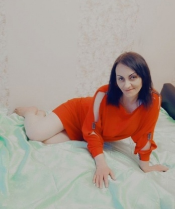Моя нежная и опытная натура сделает наше свидание незабываемым. В моих услугах - горячий эротический массаж, страстные ласки и незабываемое время с эксперта по удовольствию. За мной остаются только положительные отзывы и жгучие воспоминания. Фото 100% соответствуют действительности. Откровенный разговор, нежные прикосновения и твое удовольствие - вот что я предложу. Жду тебя, милый, чтобы подарить тебе незабываемые моменты в Москве. 💋🌃 Марина